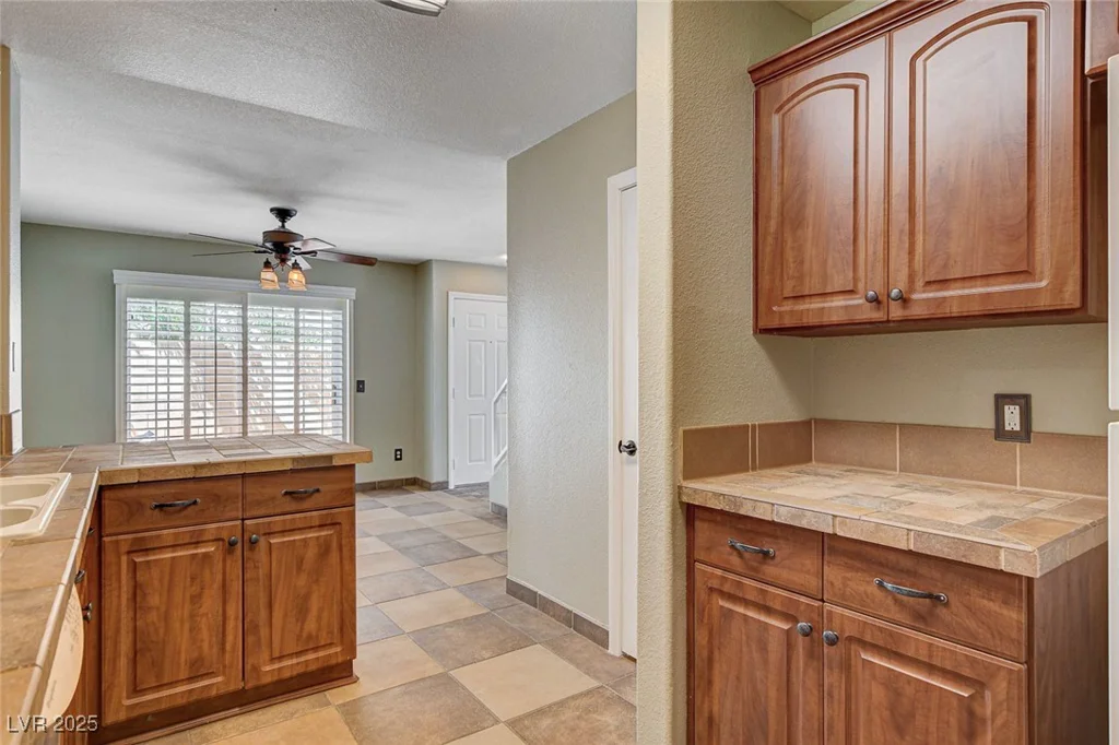 9655 Lame Horse, Las Vegas, NV 89123