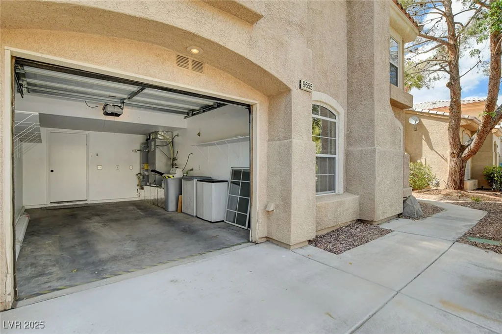 9655 Lame Horse, Las Vegas, NV 89123