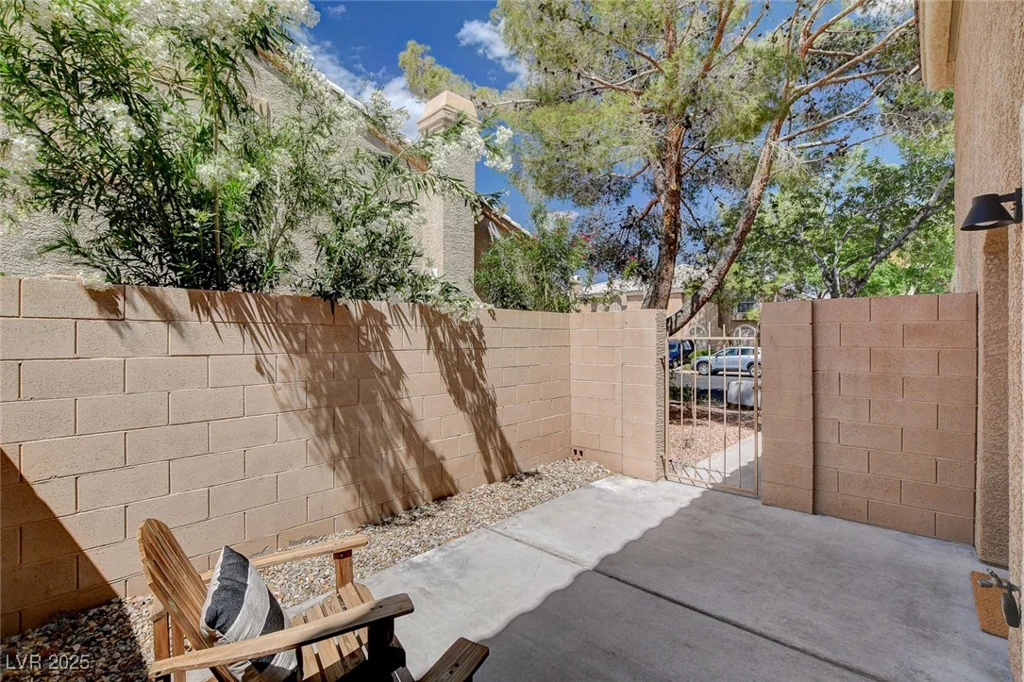 9655 Lame Horse, Las Vegas, NV 89123