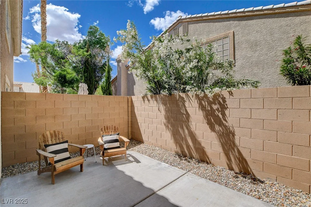 9655 Lame Horse, Las Vegas, NV 89123