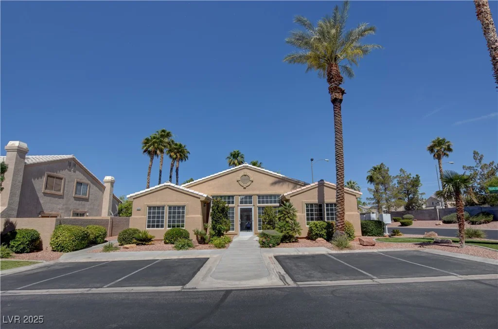 9655 Lame Horse, Las Vegas, NV 89123