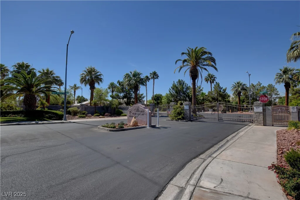 9655 Lame Horse, Las Vegas, NV 89123