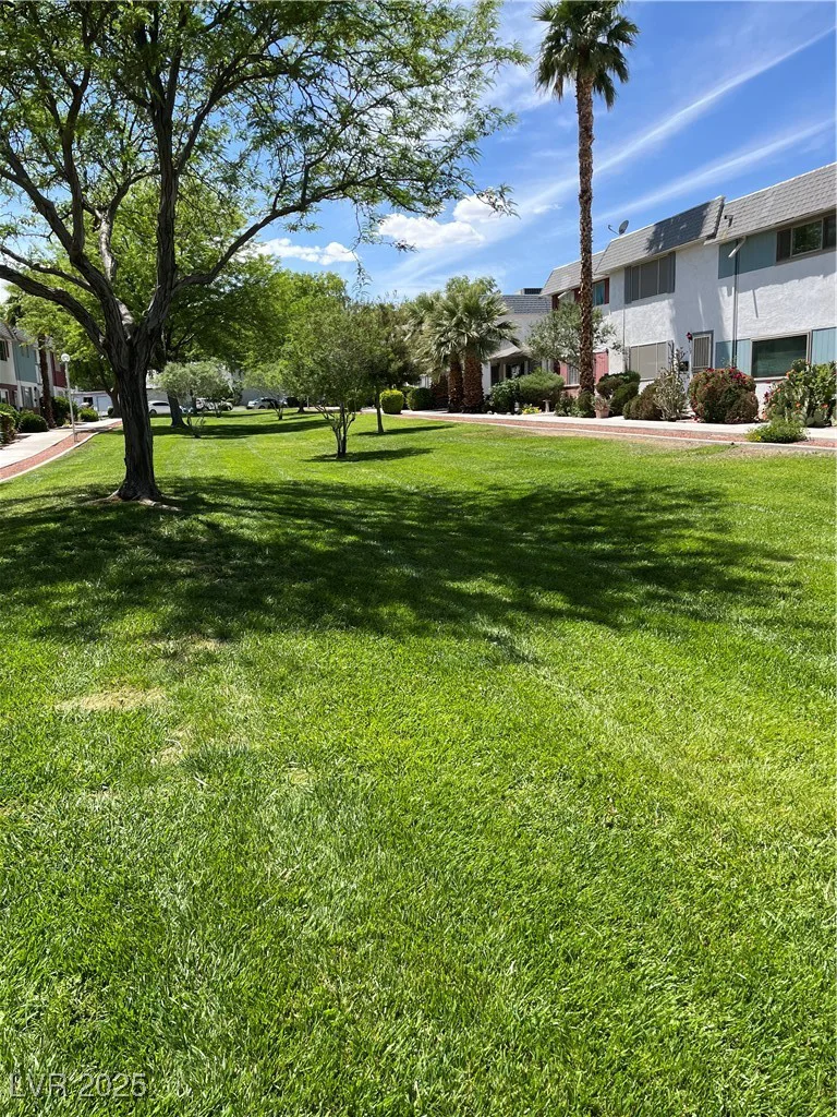 158 Greenbriar Townhouse, Las Vegas, NV 89121