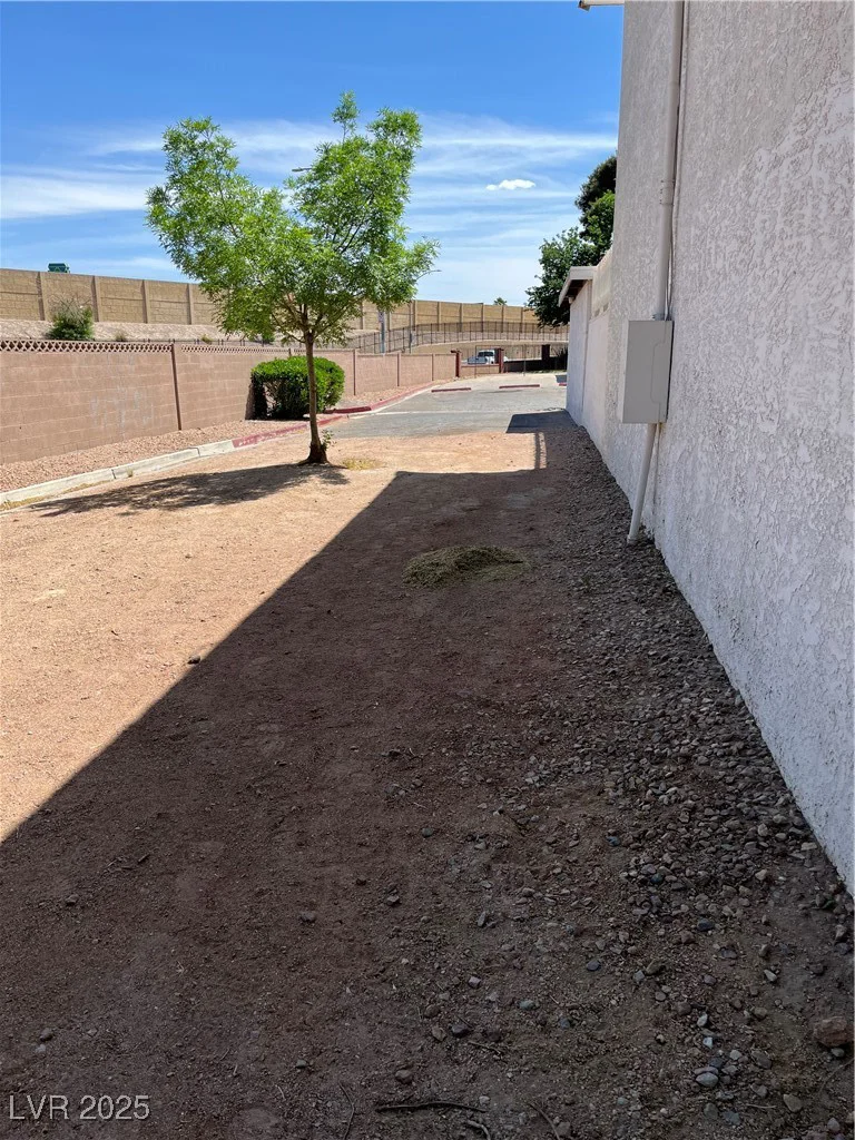 158 Greenbriar Townhouse, Las Vegas, NV 89121