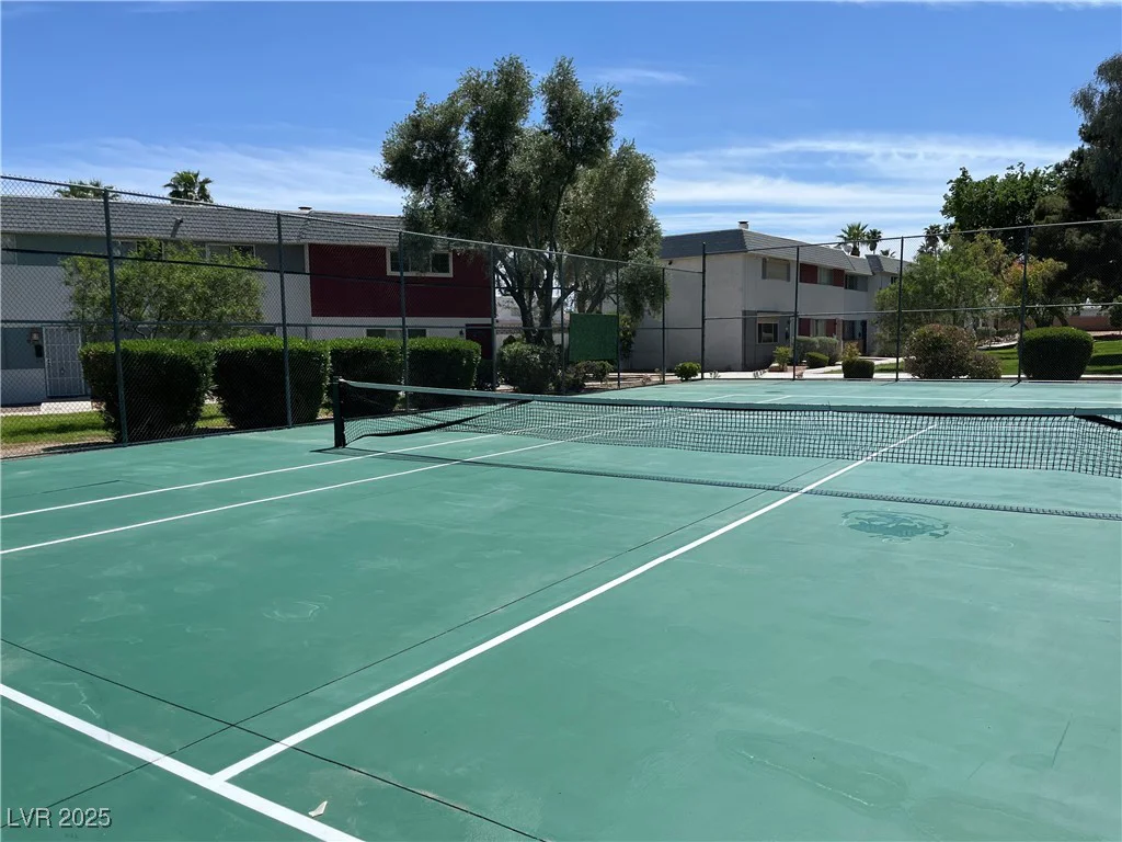 158 Greenbriar Townhouse, Las Vegas, NV 89121