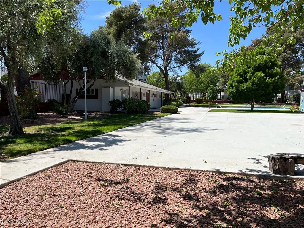 158 Greenbriar Townhouse, Las Vegas, NV 89121