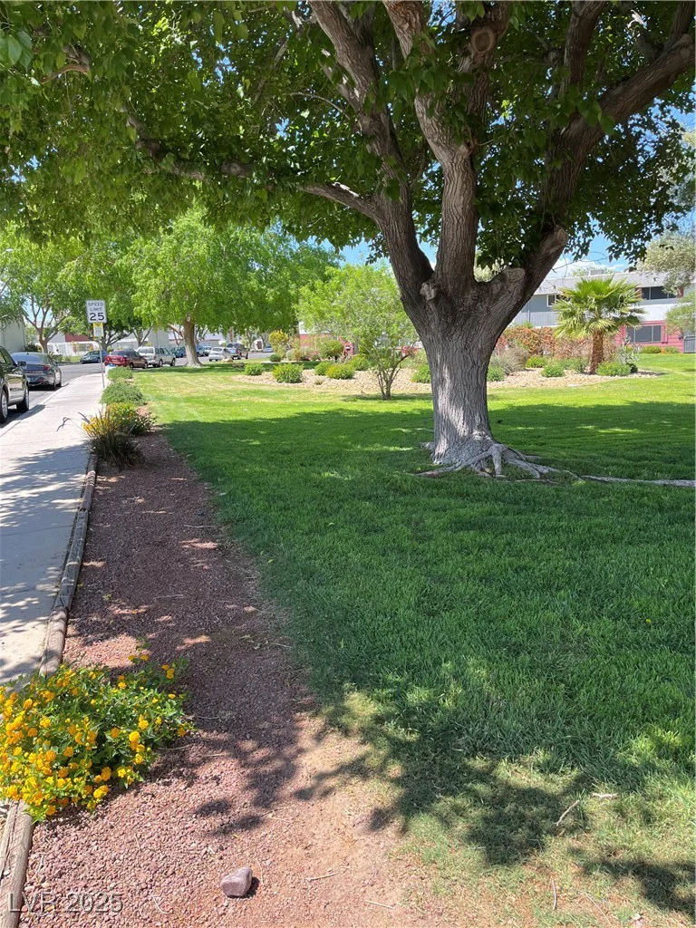 158 Greenbriar Townhouse, Las Vegas, NV 89121