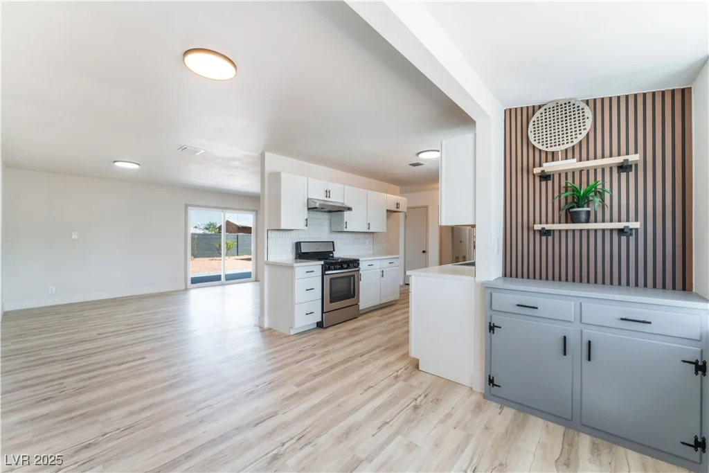 1202 Arrowhead, Las Vegas, NV 89106