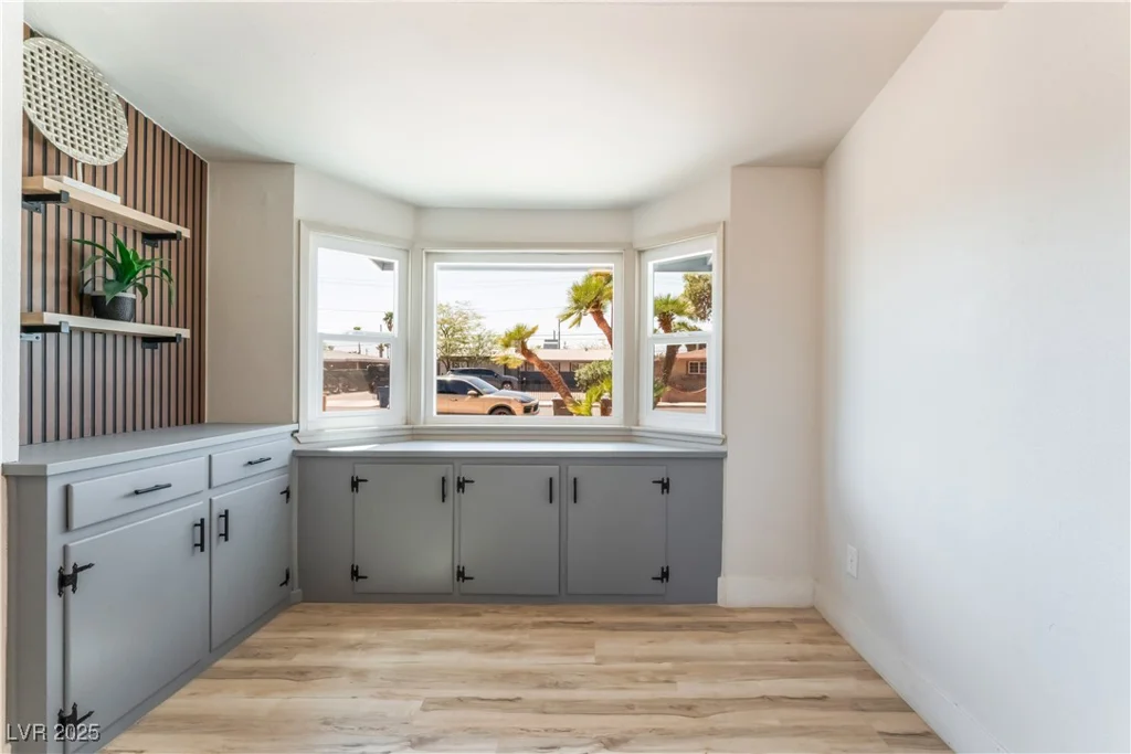 1202 Arrowhead, Las Vegas, NV 89106
