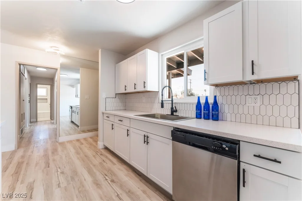 1202 Arrowhead, Las Vegas, NV 89106