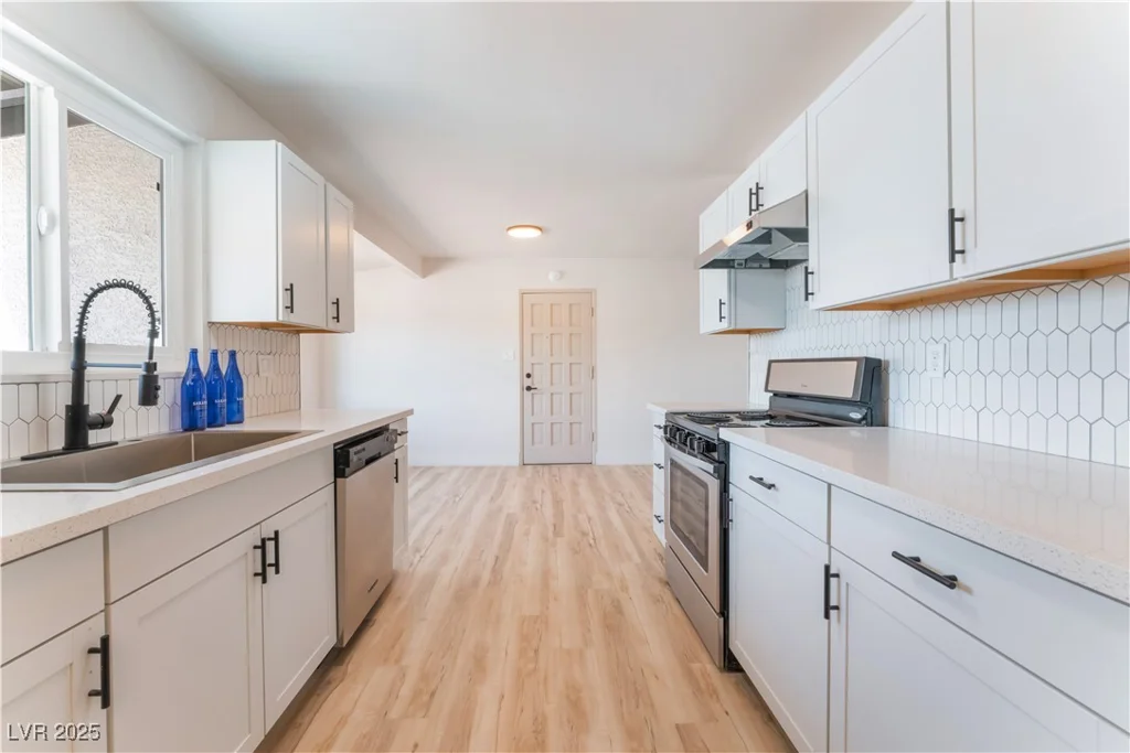 1202 Arrowhead, Las Vegas, NV 89106