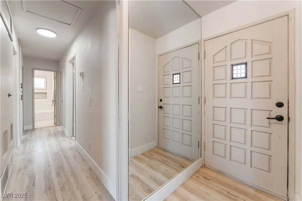 1202 Arrowhead, Las Vegas, NV 89106