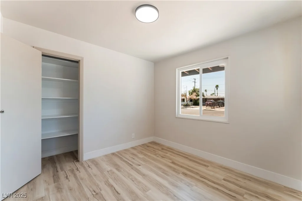1202 Arrowhead, Las Vegas, NV 89106