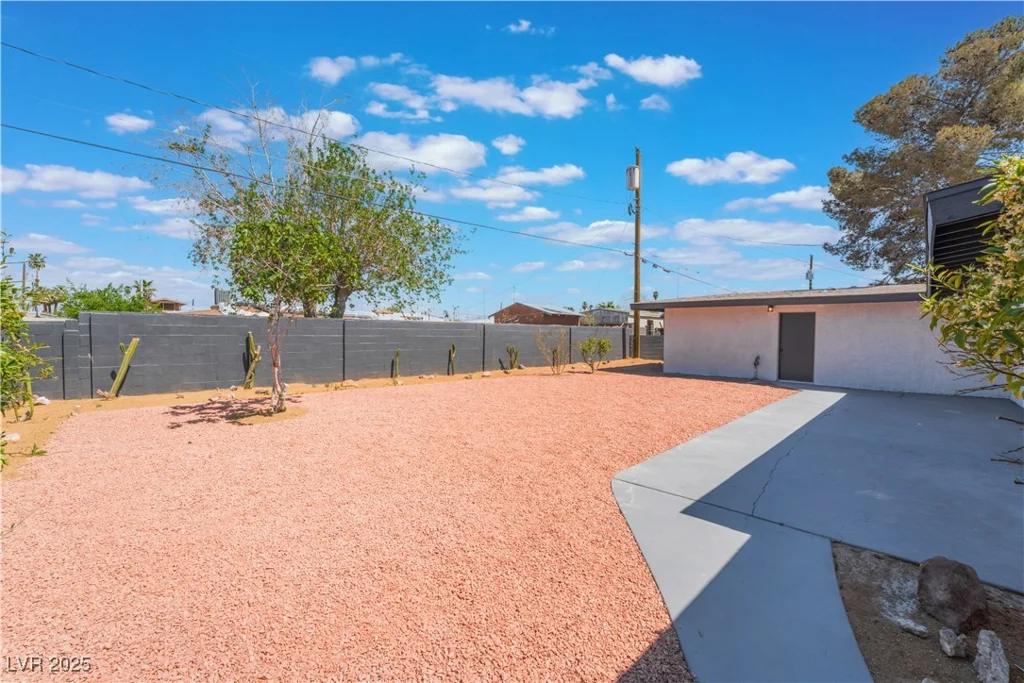 1202 Arrowhead, Las Vegas, NV 89106