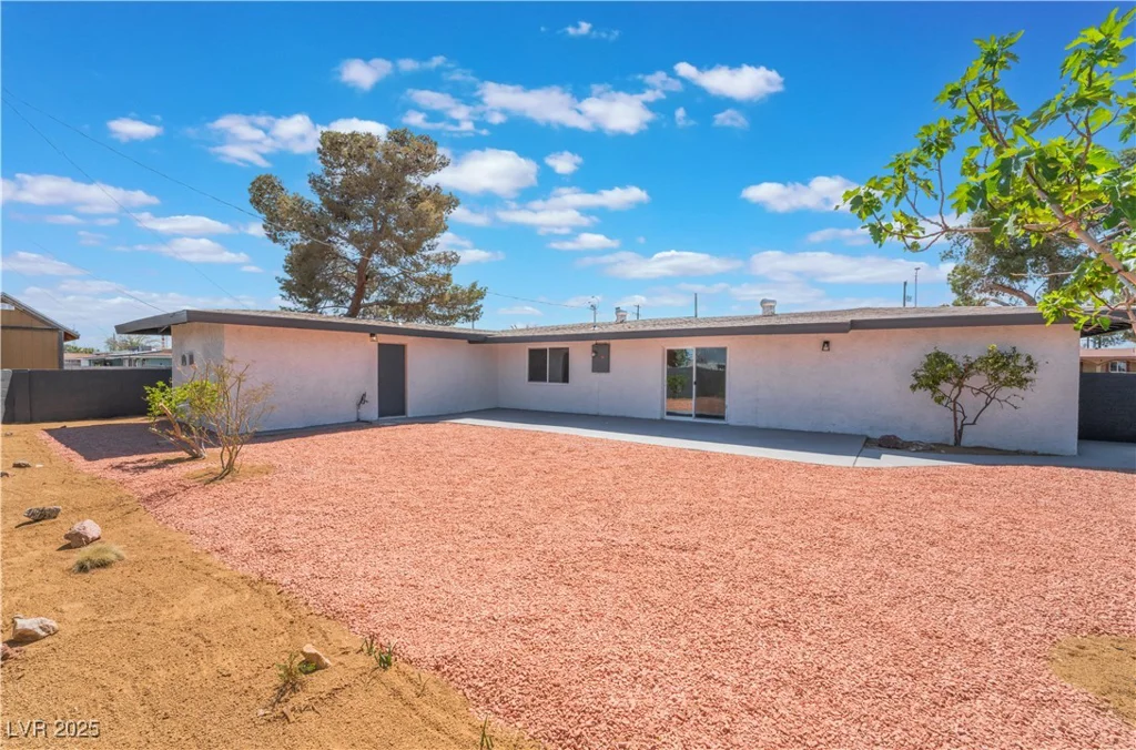 1202 Arrowhead, Las Vegas, NV 89106