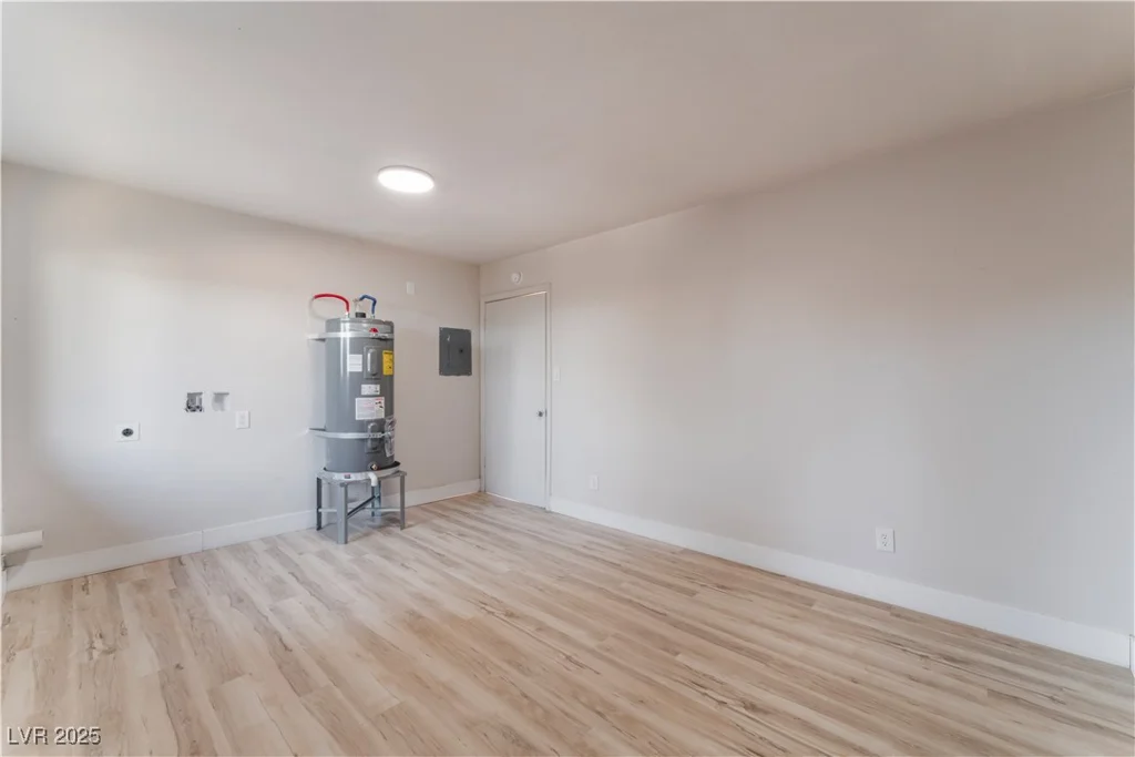 1202 Arrowhead, Las Vegas, NV 89106