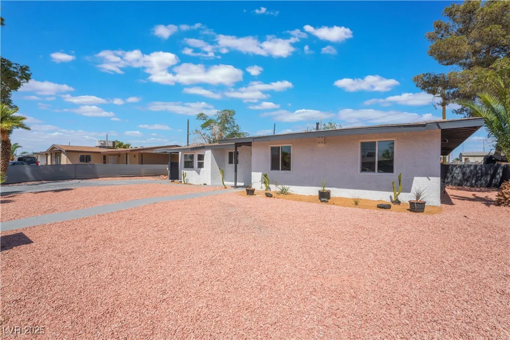 1202 Arrowhead, Las Vegas, NV 89106