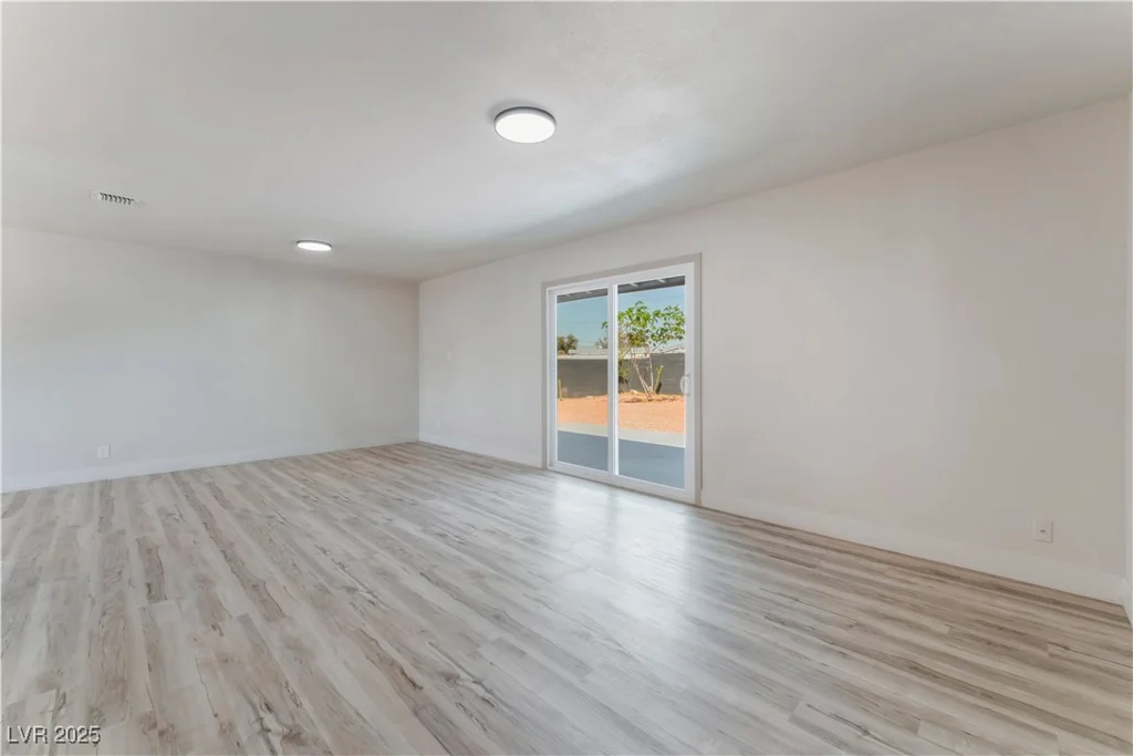 1202 Arrowhead, Las Vegas, NV 89106