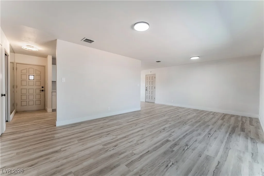 1202 Arrowhead, Las Vegas, NV 89106