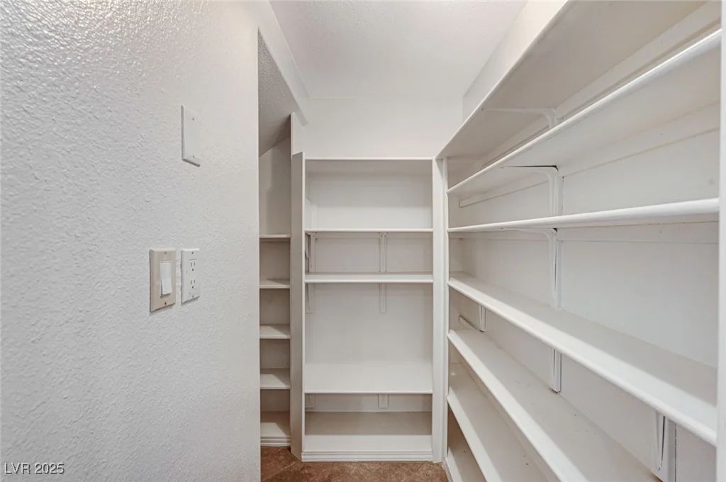5588 Ness, Las Vegas, NV 89118