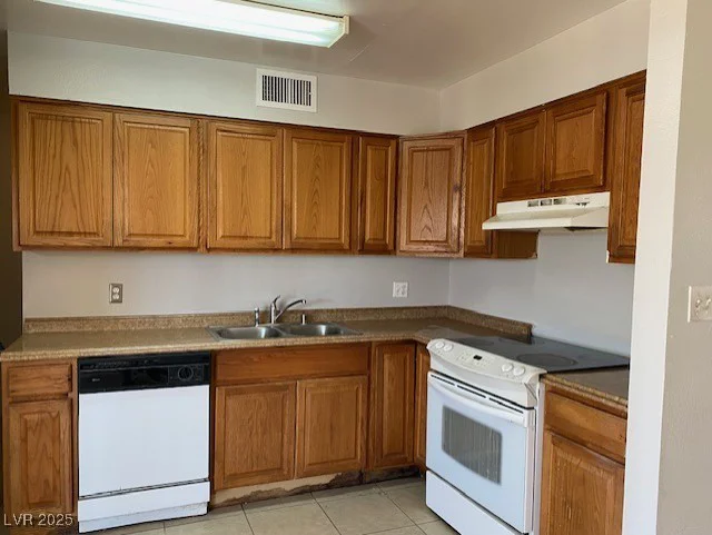 805 Slayton, Las Vegas, NV 89107