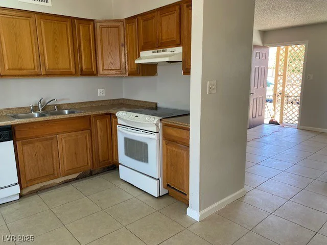 805 Slayton, Las Vegas, NV 89107