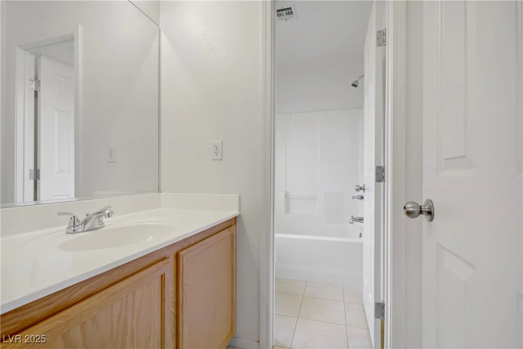 4972 Groveland, Las Vegas, NV 89139