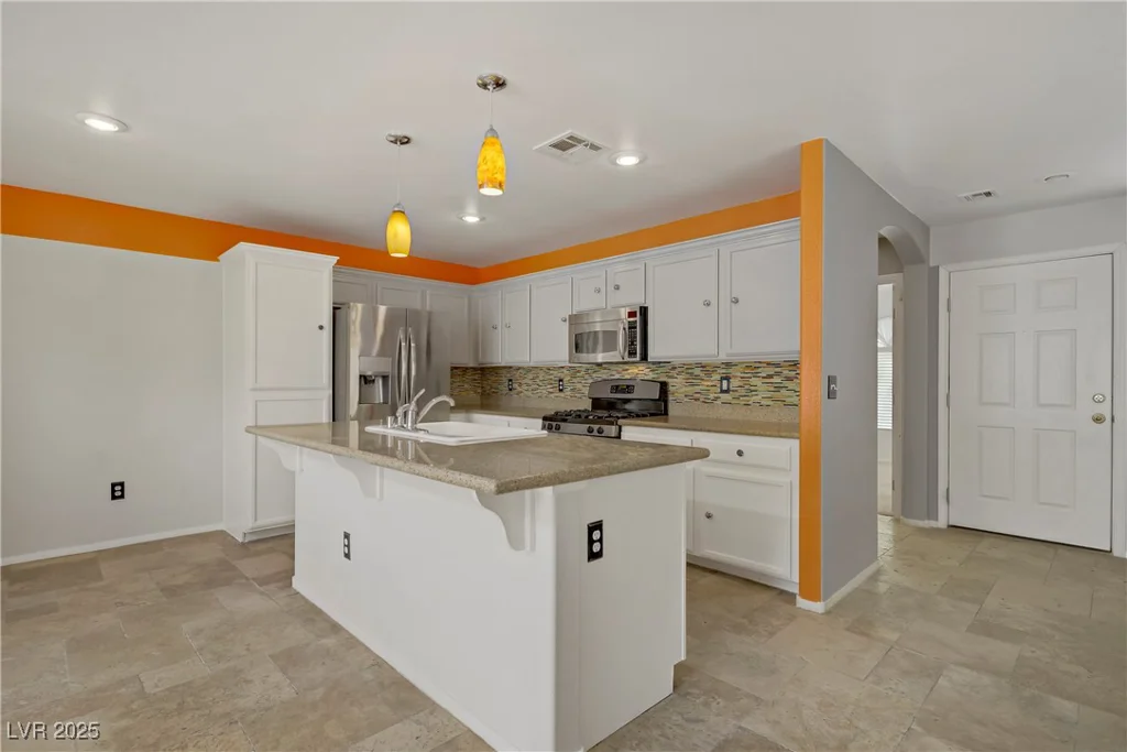4972 Groveland, Las Vegas, NV 89139