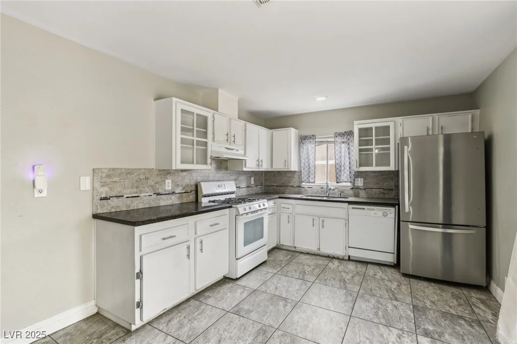3701 Guinevere, Las Vegas, NV 89110
