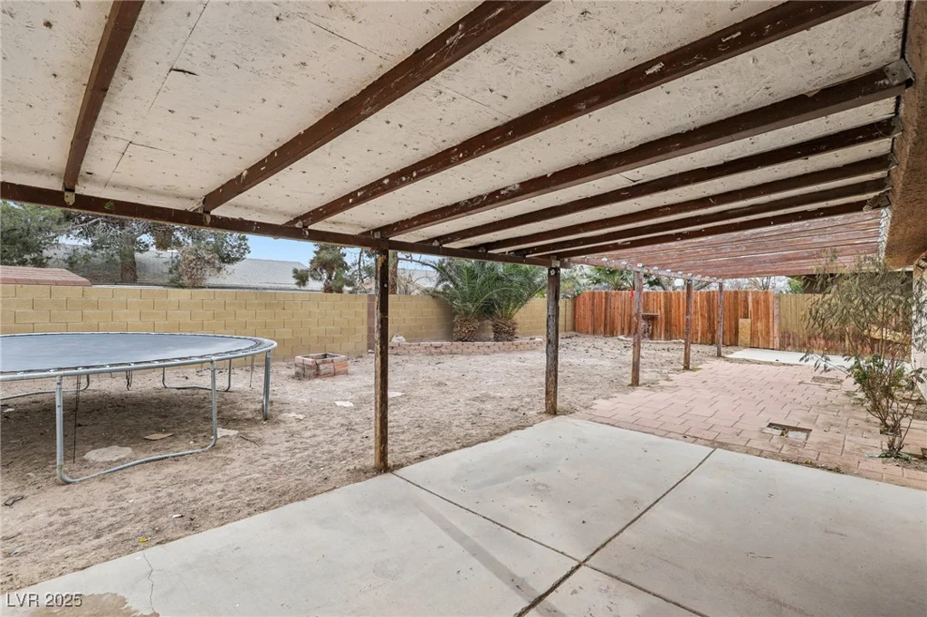 3701 Guinevere, Las Vegas, NV 89110