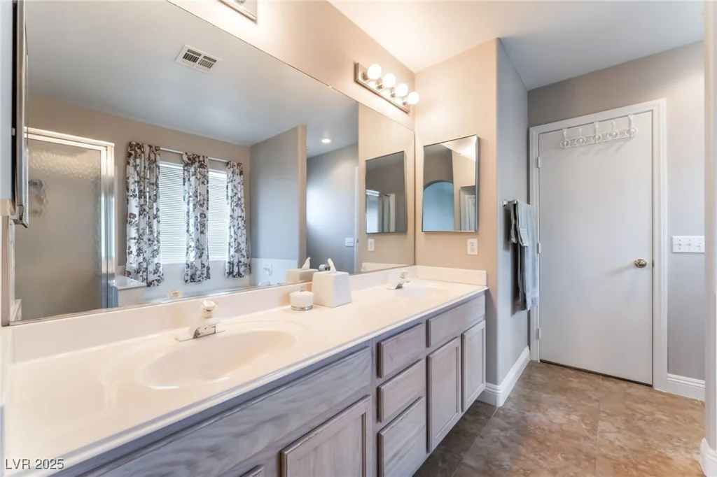 4708 Grand Rock, North Las Vegas, NV 89081