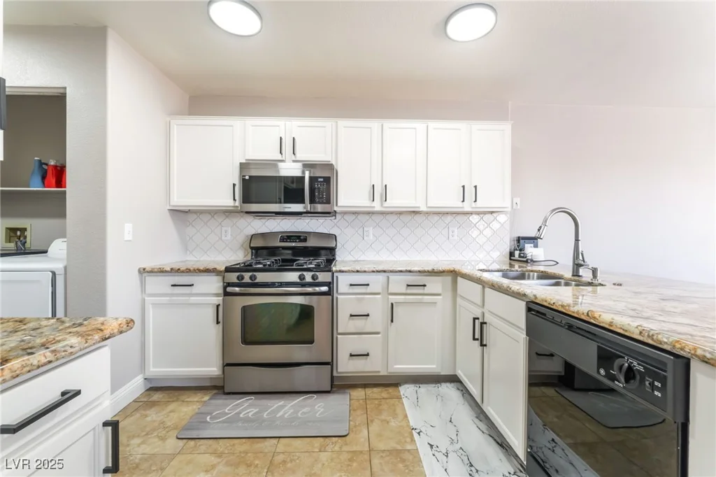4708 Grand Rock, North Las Vegas, NV 89081