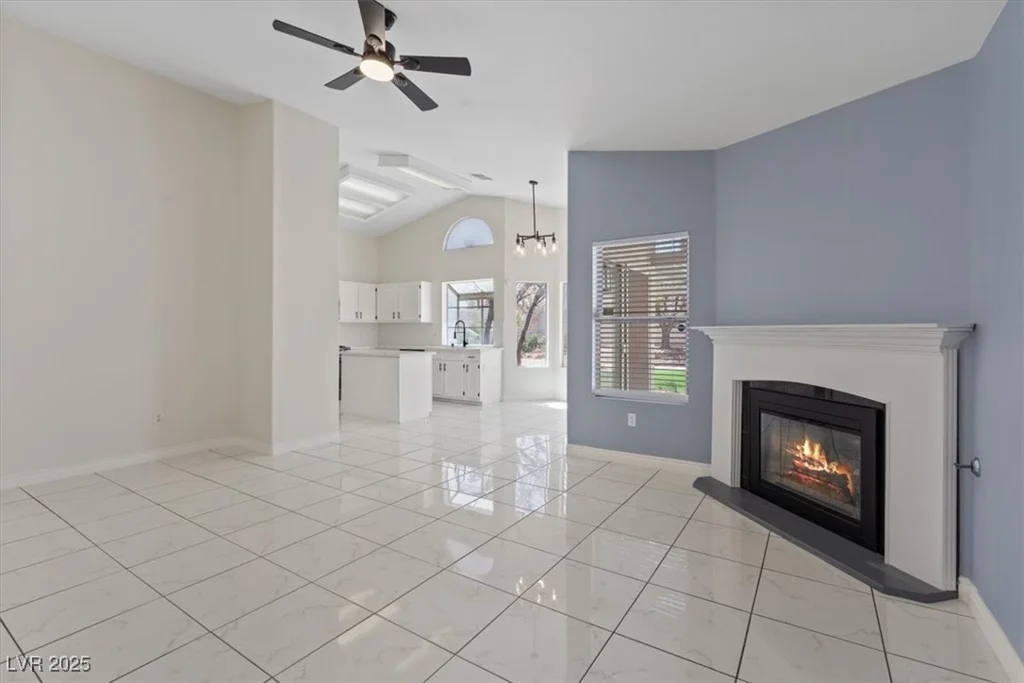 2505 Goldenmoon, Las Vegas, NV 89108