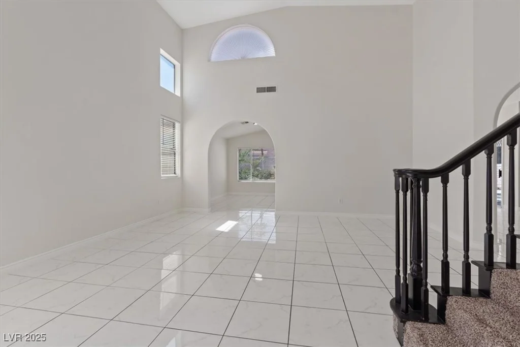 2505 Goldenmoon, Las Vegas, NV 89108