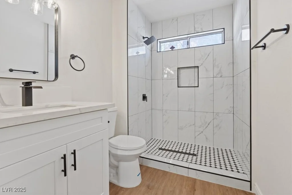 2505 Goldenmoon, Las Vegas, NV 89108
