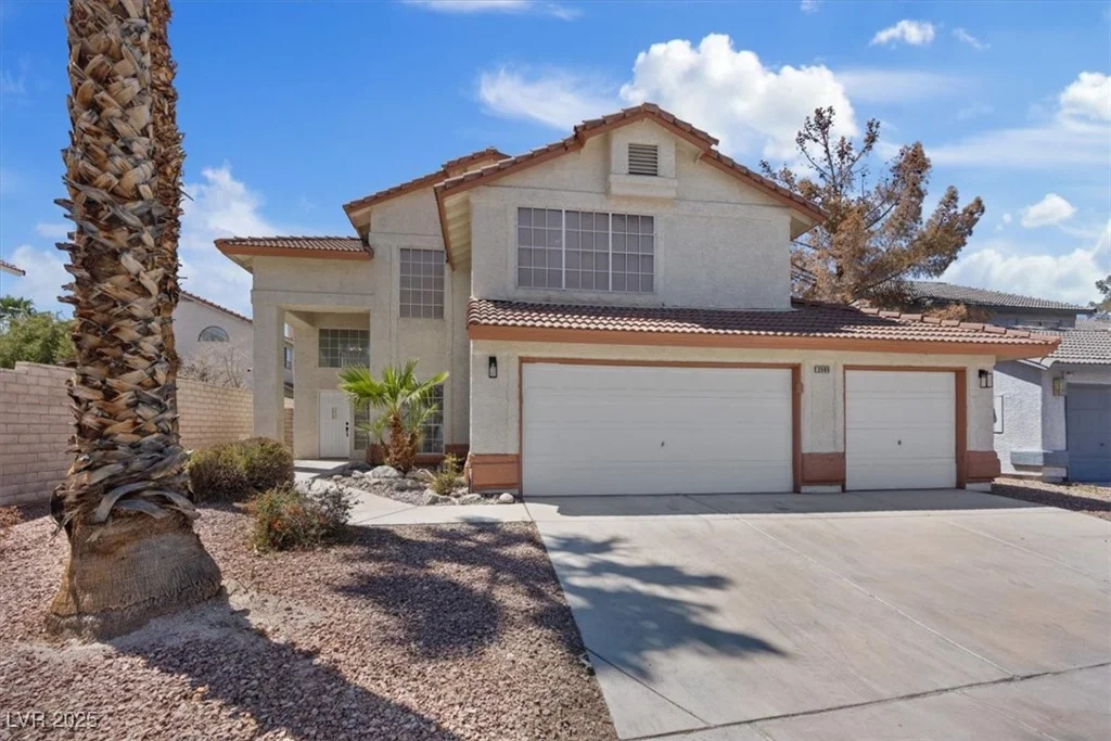 2505 Goldenmoon, Las Vegas, NV 89108