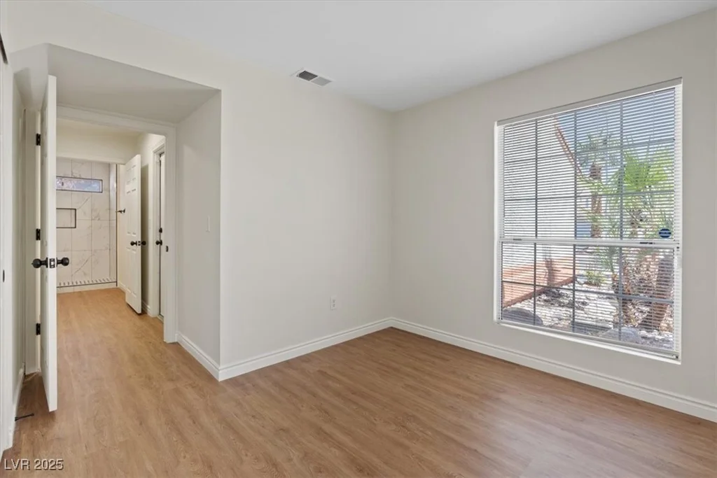 2505 Goldenmoon, Las Vegas, NV 89108