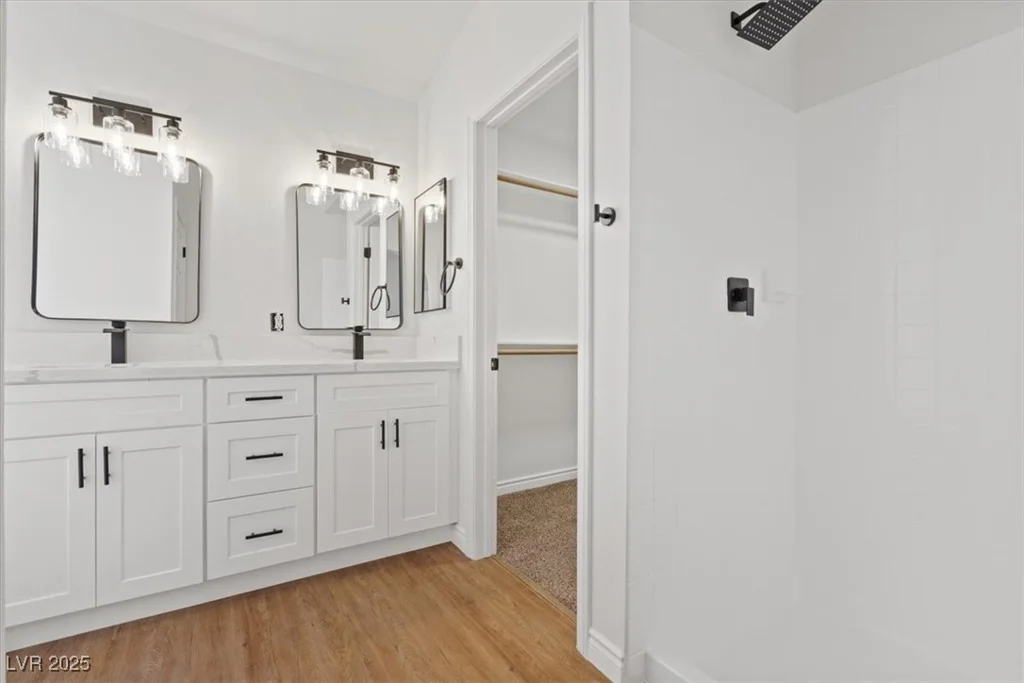 2505 Goldenmoon, Las Vegas, NV 89108