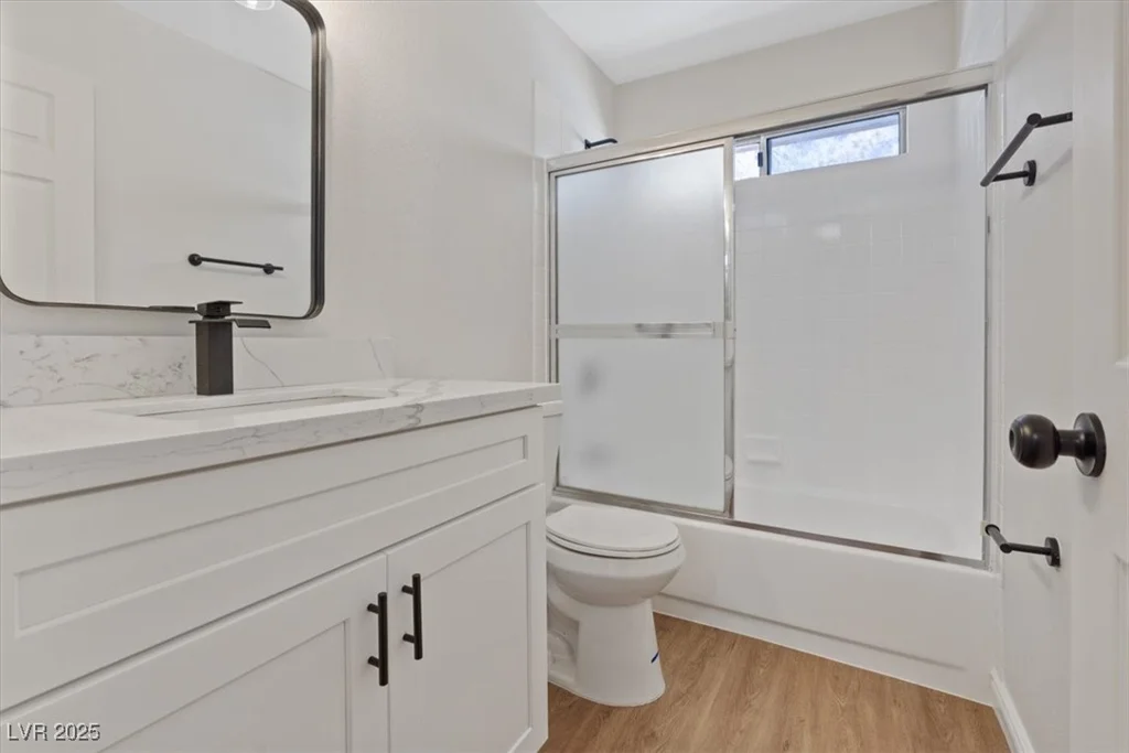 2505 Goldenmoon, Las Vegas, NV 89108