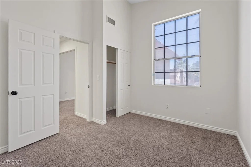 2505 Goldenmoon, Las Vegas, NV 89108
