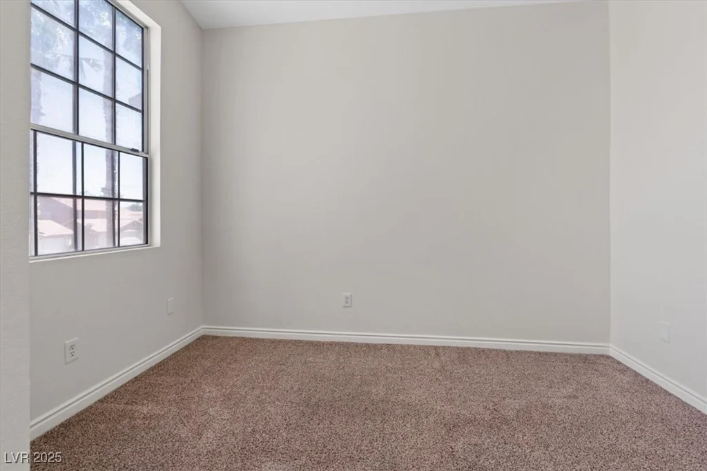 2505 Goldenmoon, Las Vegas, NV 89108