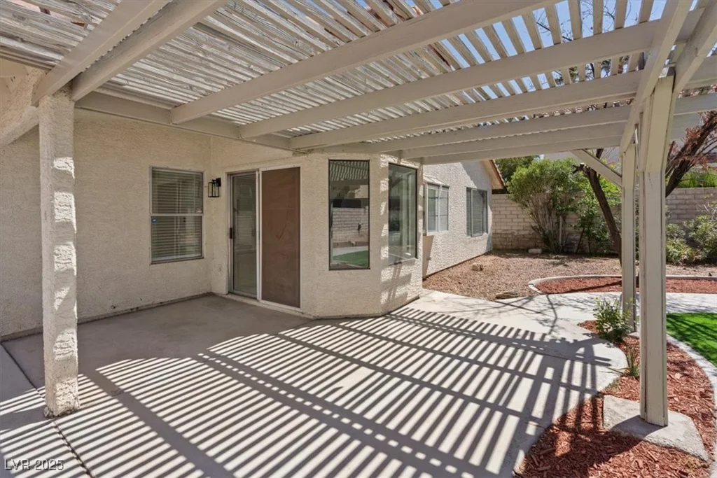 2505 Goldenmoon, Las Vegas, NV 89108