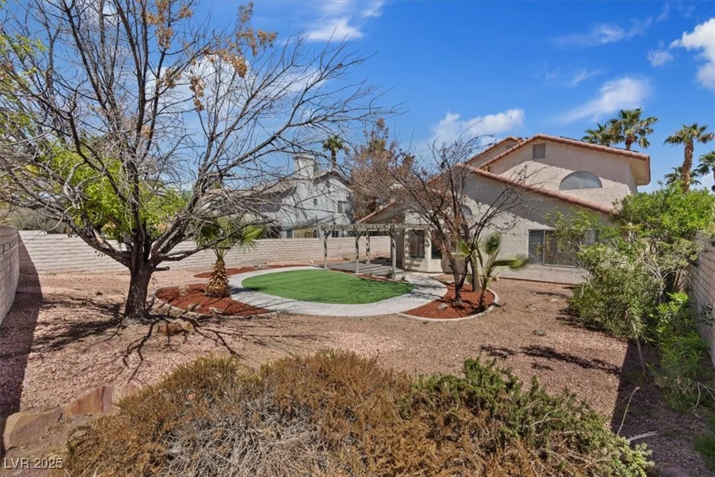2505 Goldenmoon, Las Vegas, NV 89108