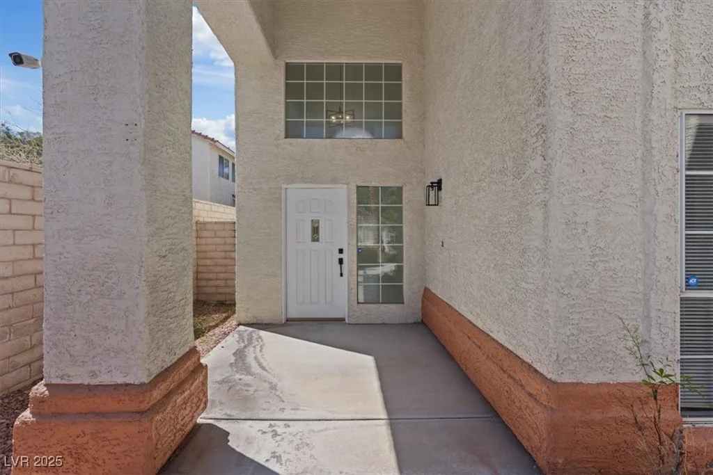 2505 Goldenmoon, Las Vegas, NV 89108