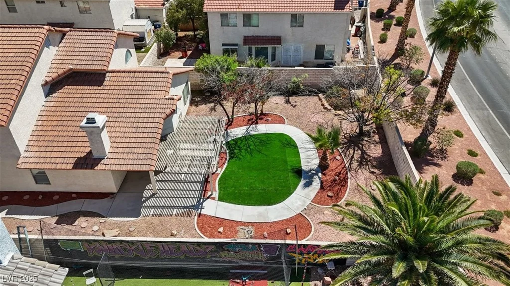 2505 Goldenmoon, Las Vegas, NV 89108