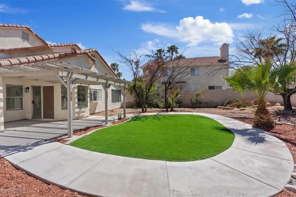 2505 Goldenmoon, Las Vegas, NV 89108