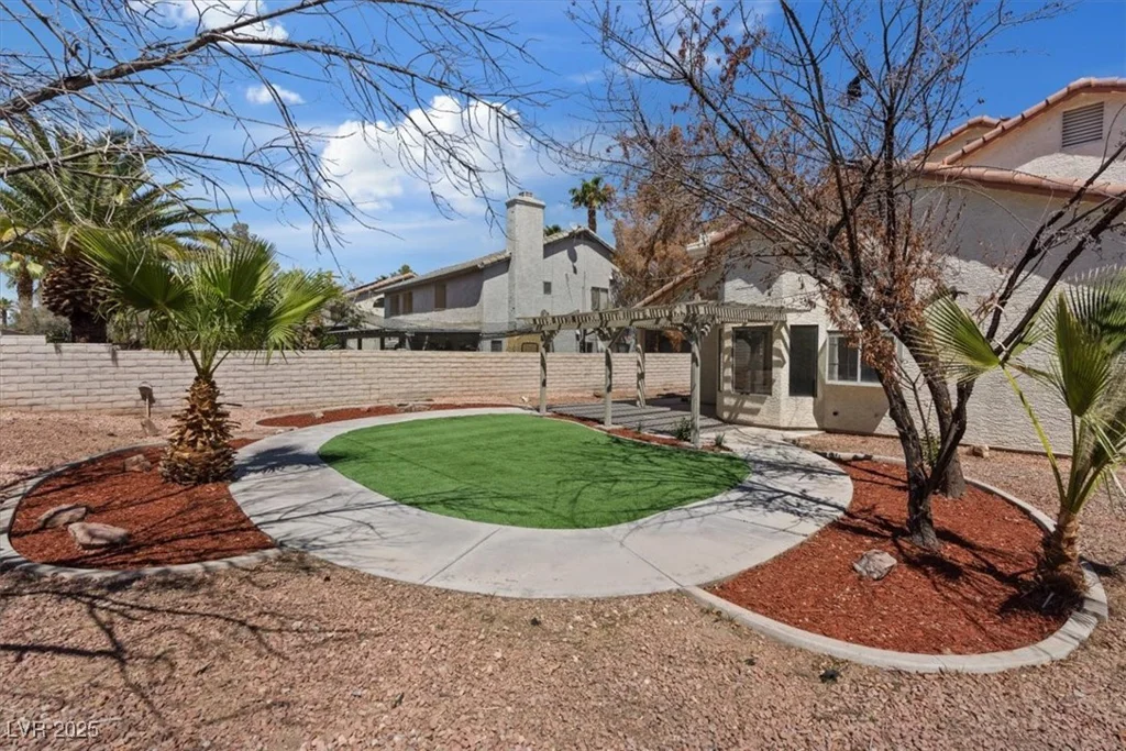 2505 Goldenmoon, Las Vegas, NV 89108