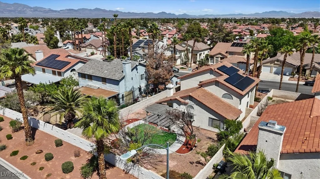 2505 Goldenmoon, Las Vegas, NV 89108