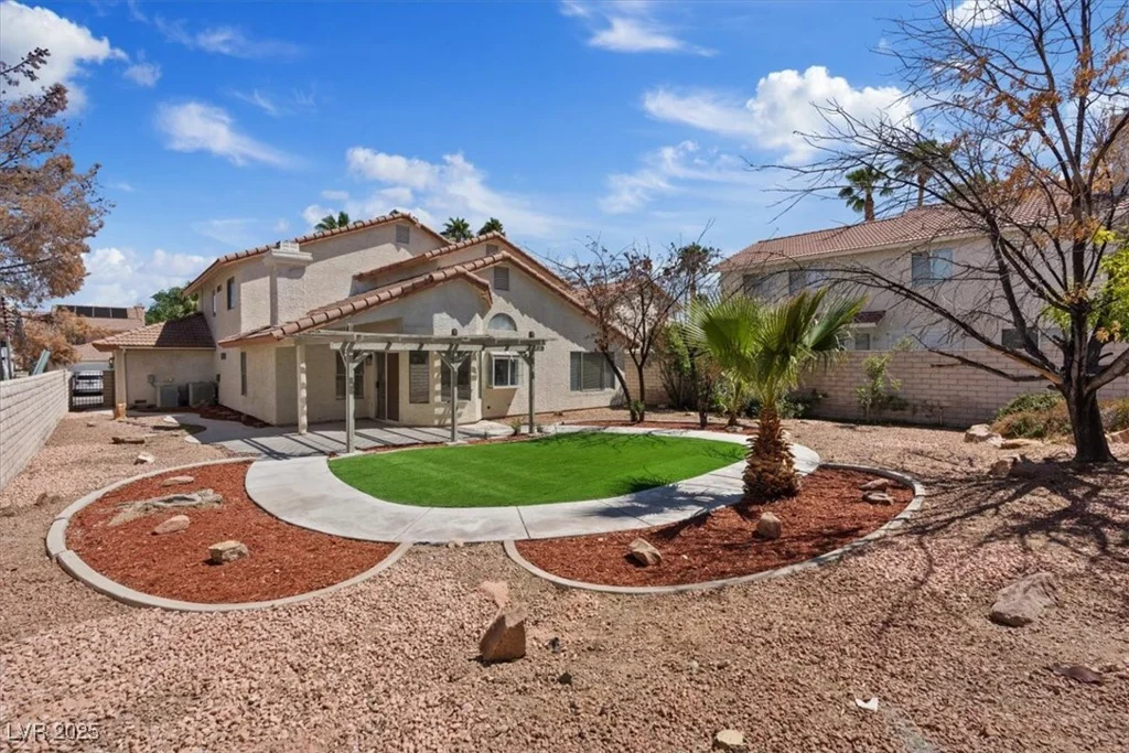 2505 Goldenmoon, Las Vegas, NV 89108