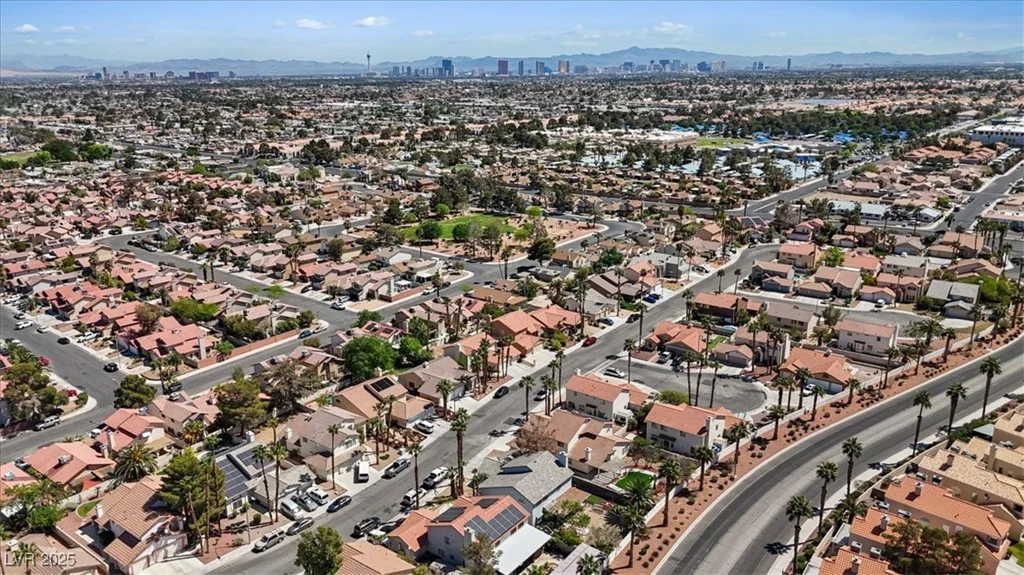 2505 Goldenmoon, Las Vegas, NV 89108